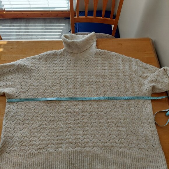 Old Navy Heathered Pointelle-Knit Turtleneck Sweater- Oatmeal Heather Size 3X - Picture 8 of 10